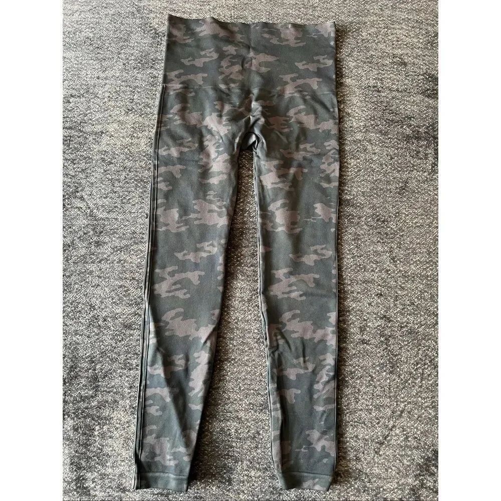 Spanx Camo Print Leggings size 1X